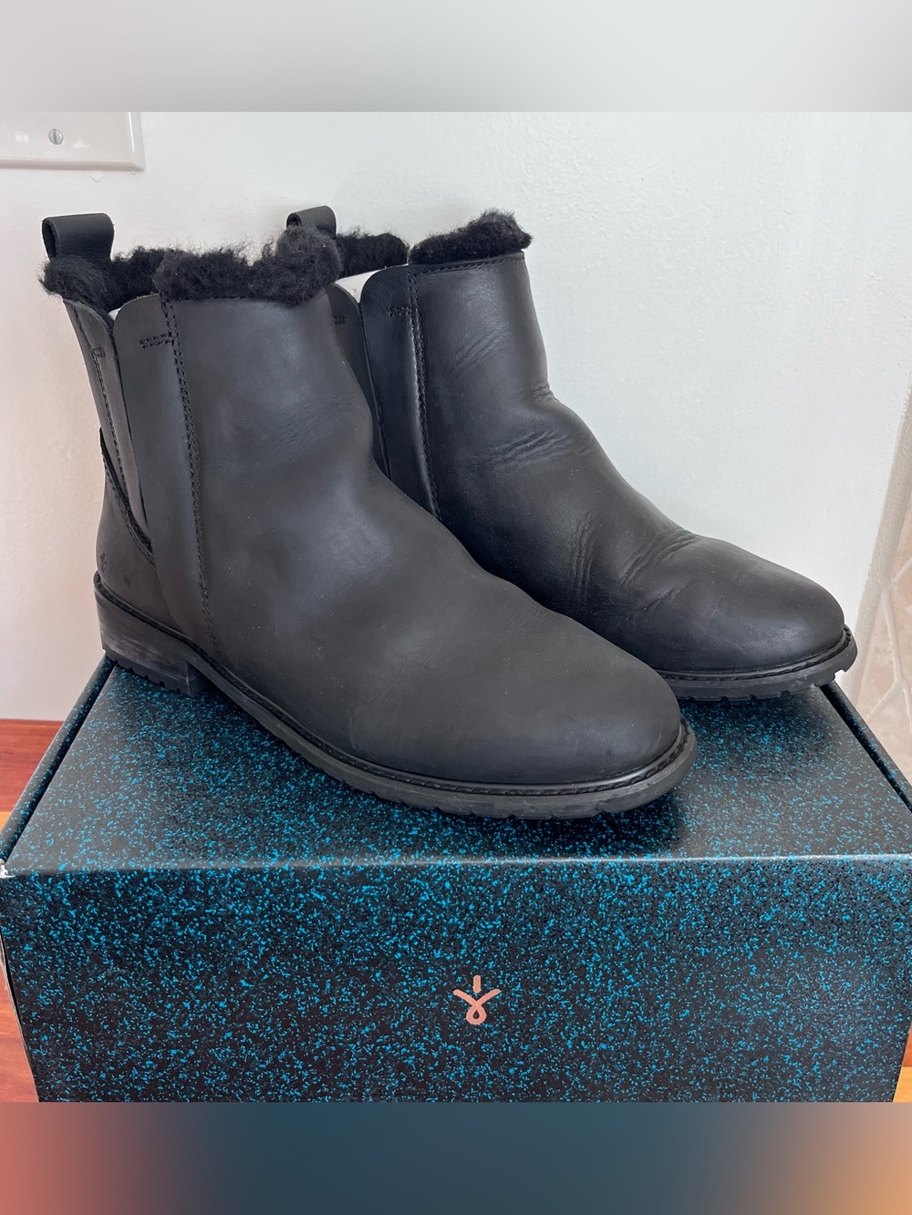 Emu Australia Pioneer Leather & Shearling Boots